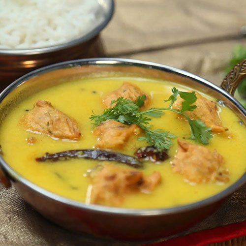 Moong Dal Kadhi with Moong Dal Pakoda 16oz